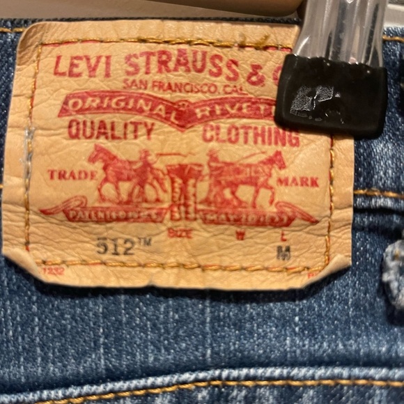Levi's Blue Straight Leg Jeans Classic Denim Y2K from 2004 size 6 - Picture 3 of 6